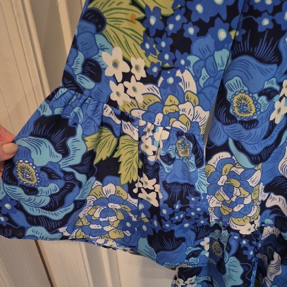 Pappagallo Vibrant Blue and Green Floral Top With Ruffle Sleeve And Hem - Picture 3 of 8
